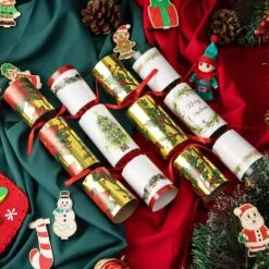 8Pcs Christmas Deluxe Cracker Set 12 8Pcs Christmas Deluxe Cracker Set -Xmas Supplies Shop 8PcsChristmasDeluxeCrackerSet 5