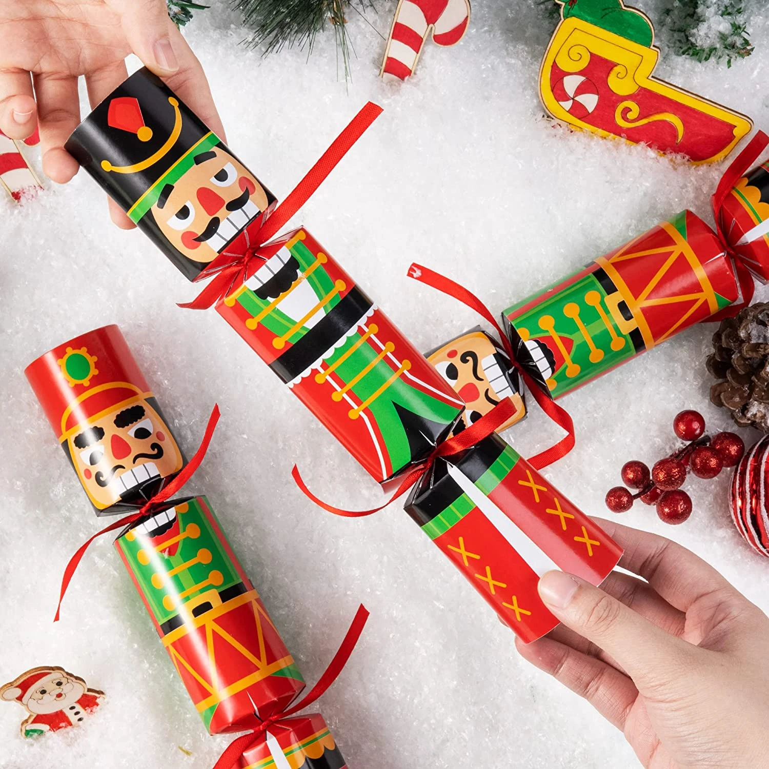 8Pcs Nutcracker Style Christmas Cracker Set 8 8Pcs Nutcracker Style Christmas Cracker Set - Image 6