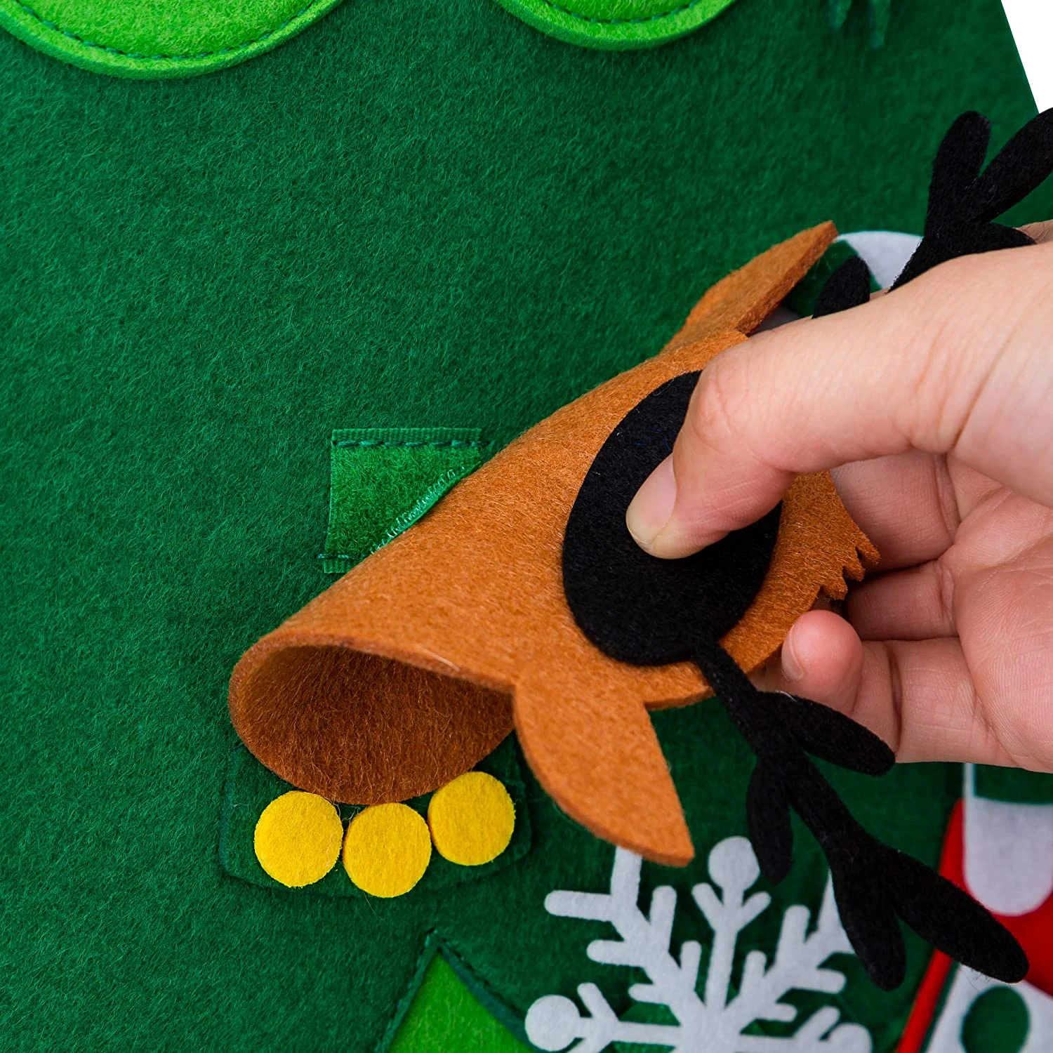 DIY Felt Wall Christmas Tree With 26 Piece Hanging Ornaments 6 DIY Felt Wall Christmas Tree With 26 Piece Hanging Ornaments - Image 4