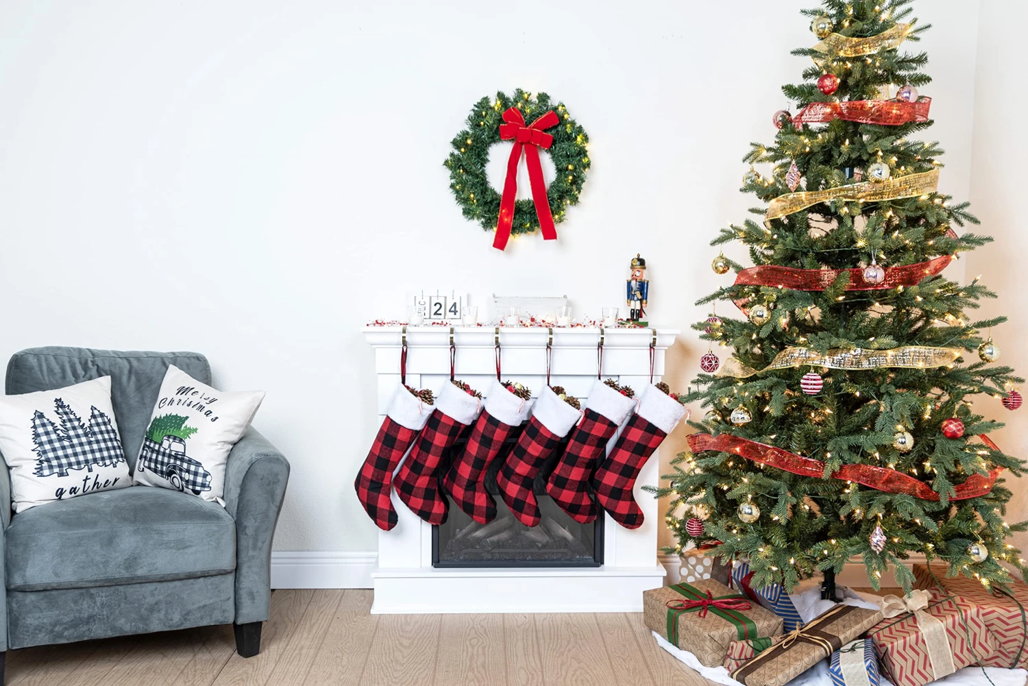 18in Red Black Christmas Stockings, 6 Pack 11 18in Red Black Christmas Stockings, 6 Pack - Image 9